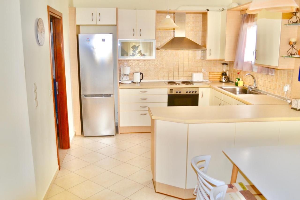 Giorgos Large Size Apartments -Family Friendly With Free Parking And Yard Views Heraklion  Luaran gambar