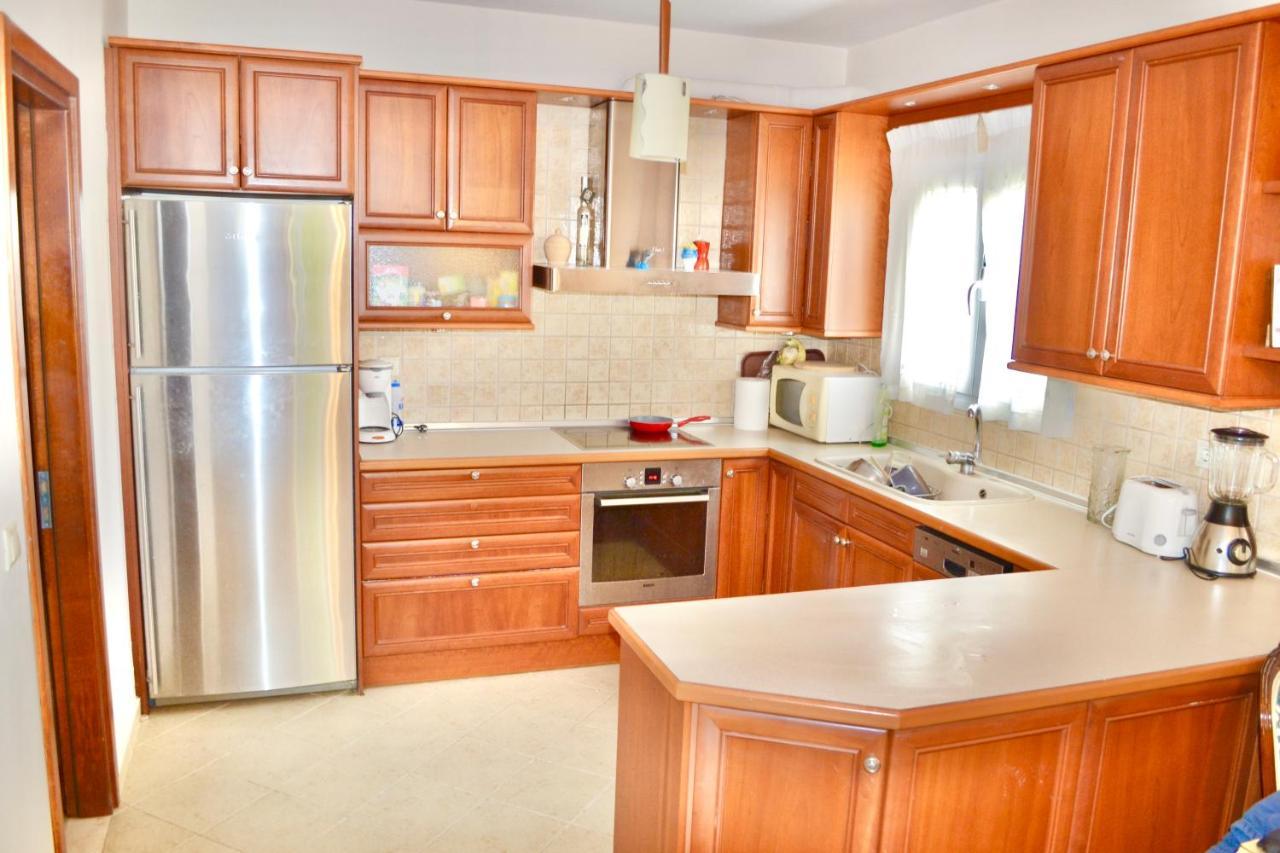 Giorgos Large Size Apartments -Family Friendly With Free Parking And Yard Views Heraklion  Luaran gambar