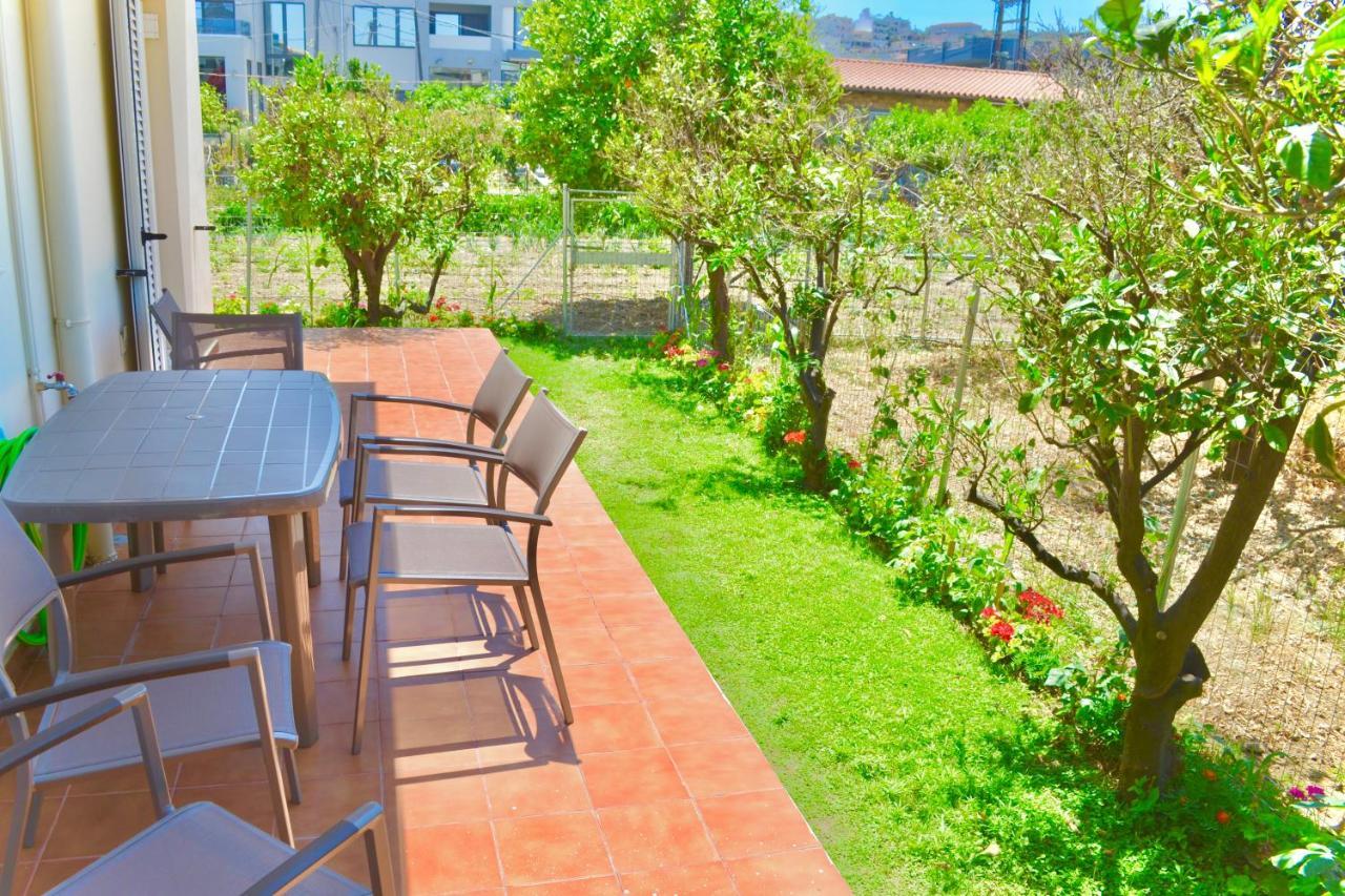 Giorgos Large Size Apartments -Family Friendly With Free Parking And Yard Views Heraklion  Luaran gambar